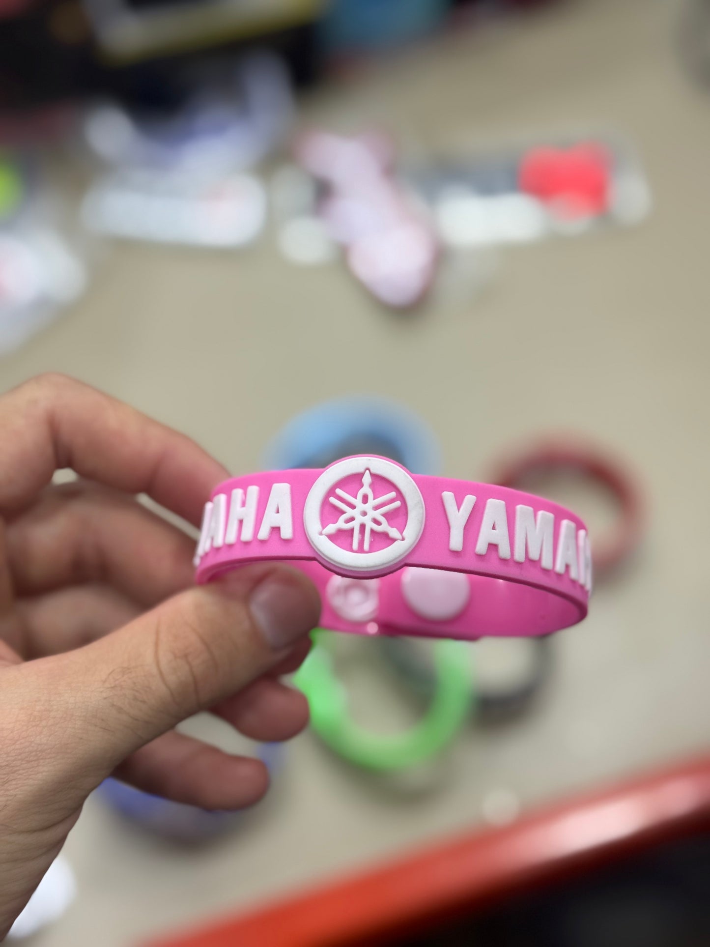 BRACELET YAMAHA AVEC BOUTTON