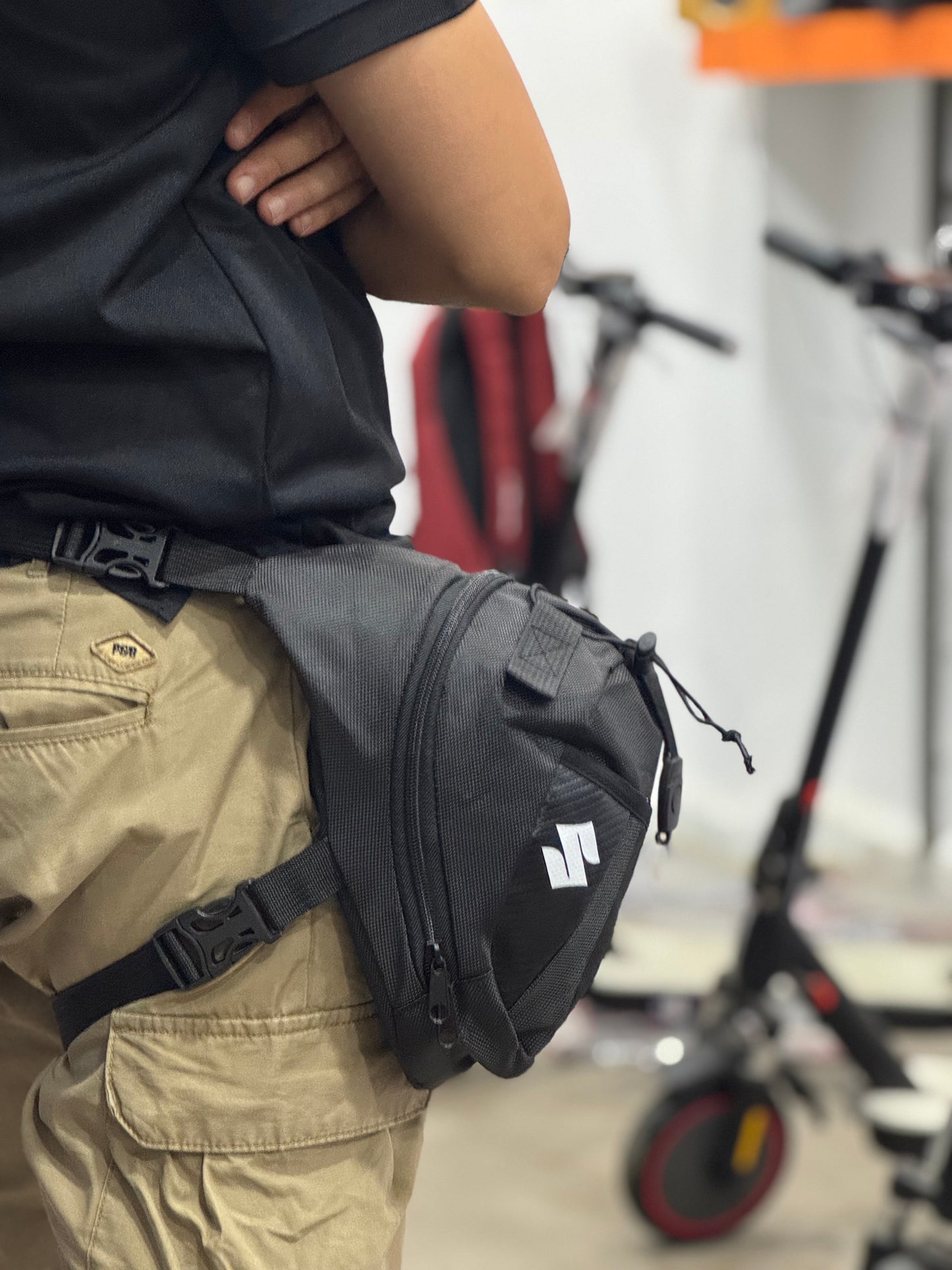 SACOCHE DE JAMBE SUZUKI